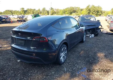 2024 Tesla Model Y Long Range Dual Motor All-Wheel Drive from USA, damaged, VIN 7SAYGDEE2RA274017